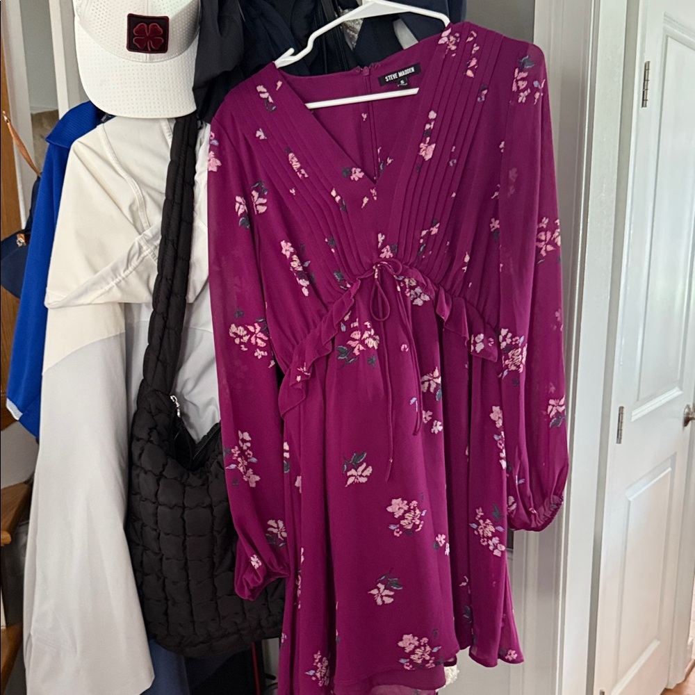 Steve Madden dress size small.